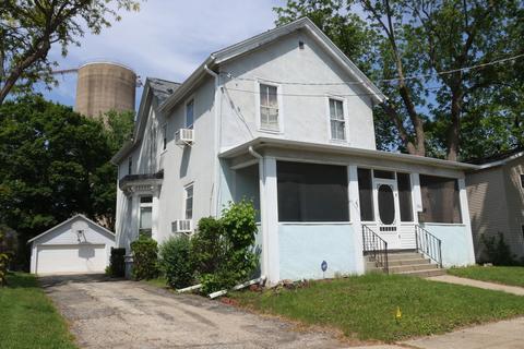 306 E Wall St, Morrison, IL 61270