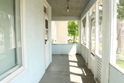 306 E Wall St, Morrison, IL 61270 photo 25
