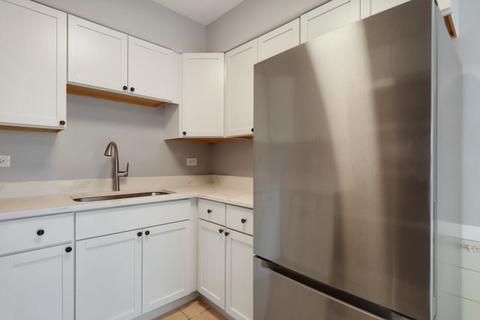 2105 Sutherland Pl, Hoffman Estates, IL 60169 photo 11