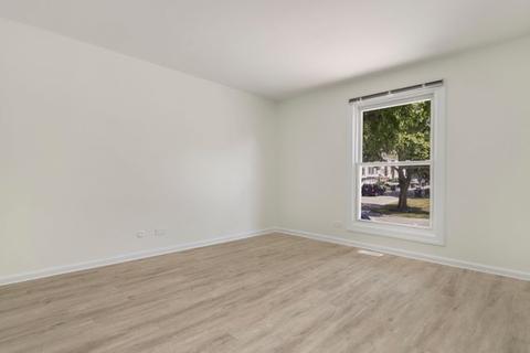 2105 Sutherland Pl, Hoffman Estates, IL 60169 photo 14
