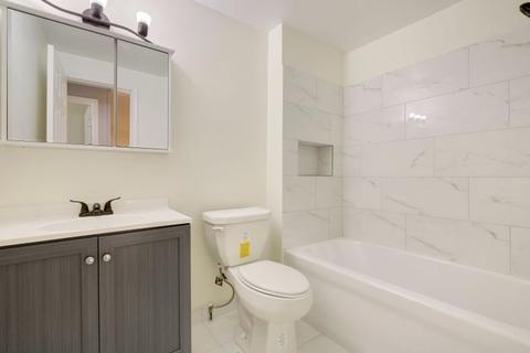 2105 Sutherland Pl, Hoffman Estates, IL 60169 photo 16