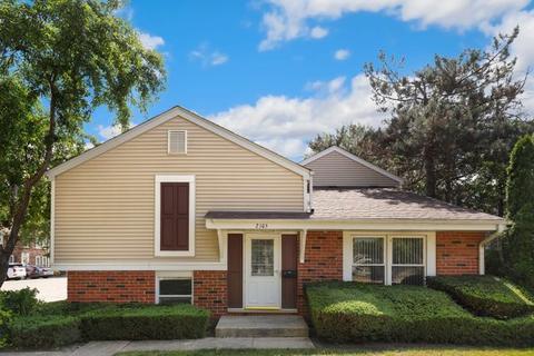 2105 Sutherland Pl, Hoffman Estates, IL 60169