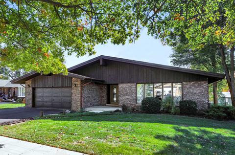 9145 Windsor Dr, Palos Hills, IL 60465