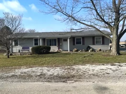 549 S Hinkley St, Bement, IL 61813
