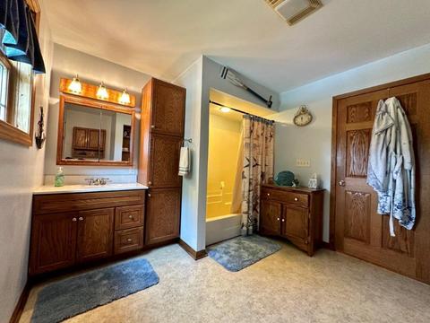 33749 E 2900 North Rd, Dwight, IL 60420 photo 10
