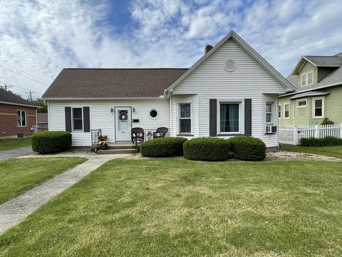 2510 4th St, Peru, IL 61354