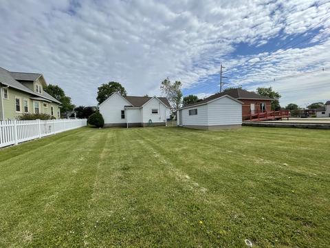 2510 4th St, Peru, IL 61354 photo 3