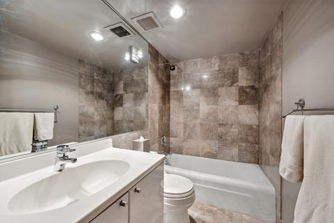 175 E Delaware Pl #5806, Chicago, IL 60611 photo 11