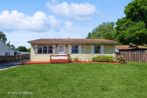 35 W011 Clyde Pkwy, Saint Charles, IL 60174