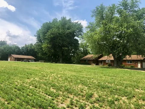 2710 E County Road 2300, La Harpe, IL 61450