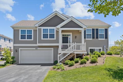 1651 Ruby Dr, Pingree Grove, IL 60140 photo 2