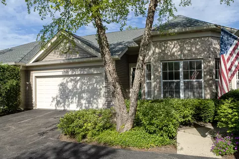 226 Enfield Ln, Grayslake, IL 60030