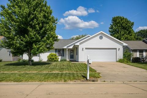 2704 Fieldcrest Dr, Urbana, IL 61802