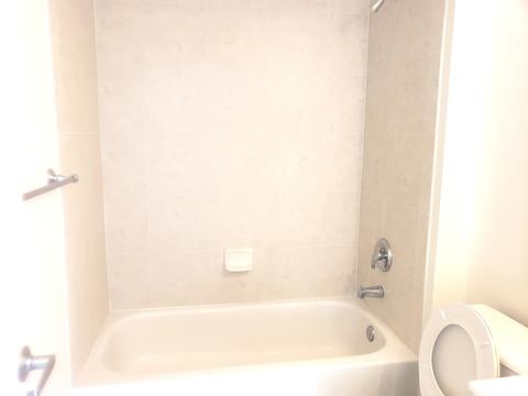 715 Astor Ln #405, Wheeling, IL 60090 photo 14