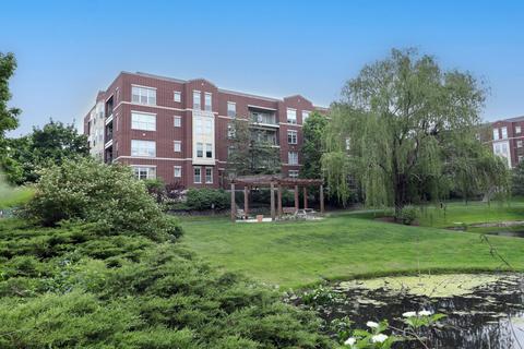 715 Astor Ln #405, Wheeling, IL 60090 photo 16