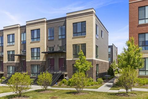 1226 Catalina Ct, Schaumburg, IL 60173