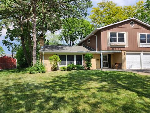 1089 Brookside Ct, Hanover Park, IL 60133