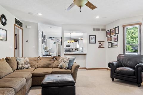 3215 Eagle Crest Rd, Bloomington, IL 61704 photo 7