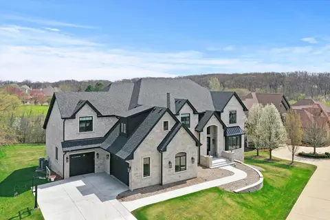 76 Long Cove Dr, Lemont, IL 60439