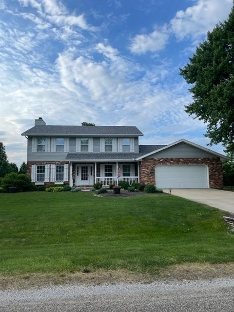 16144 Raintree Rd, Bloomington, IL 61705
