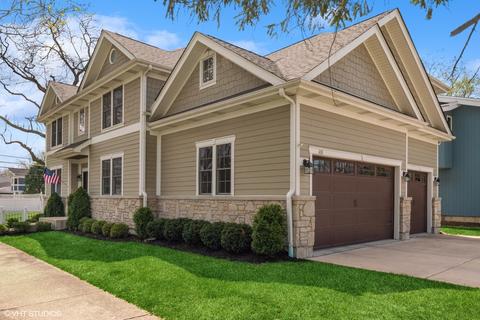 418 E Schiller St, Elmhurst, IL 60126 photo 2