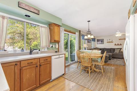 984 Tallgrass Dr, Bartlett, IL 60103 photo 8