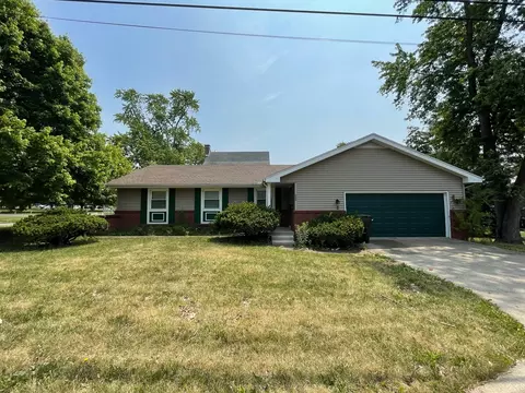 22 W Winter Ave, Danville, IL 61832