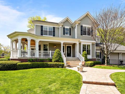 422 S 4th St, Geneva, IL 60134