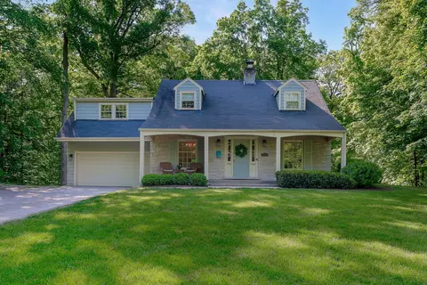 1325 Turvey Rd, Downers Grove, IL 60515