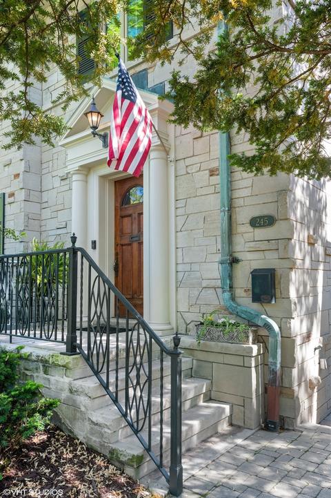 245 Greenleaf Ave, Wilmette, IL 60091 photo 3