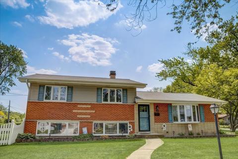 201 N Stratton Ln, Mount Prospect, IL 60056