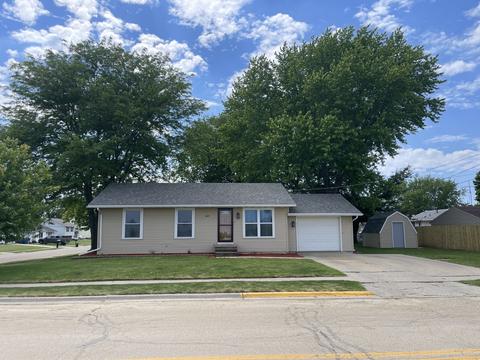 1605 Washington Ave, Dixon, IL 61021