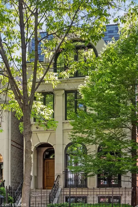 2133 N Dayton St, Chicago, IL 60614