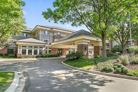605 Barrington Ave #324, East Dundee, IL 60118