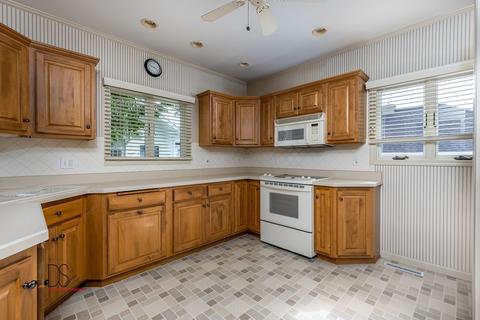 614 Guthrie St, Ottawa, IL 61350 photo 8