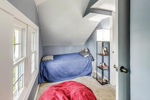 132 E Burlington St, Riverside, IL 60546 photo 28