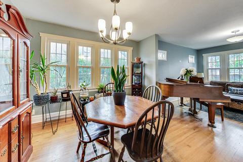 132 E Burlington St, Riverside, IL 60546 photo 8