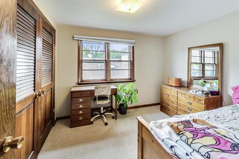 132 E Burlington St, Riverside, IL 60546 photo 25