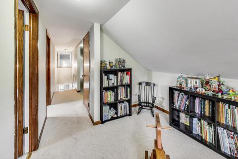 132 E Burlington St, Riverside, IL 60546 photo 22