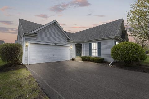 13748 S Hickory Ln, Plainfield, IL 60544