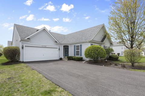 13748 S Hickory Ln, Plainfield, IL 60544 photo 2