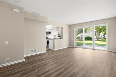 1673 Pebble Beach Cir, Elgin, IL 60123 photo 5