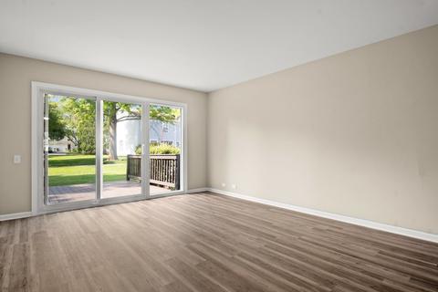 1673 Pebble Beach Cir, Elgin, IL 60123 photo 4