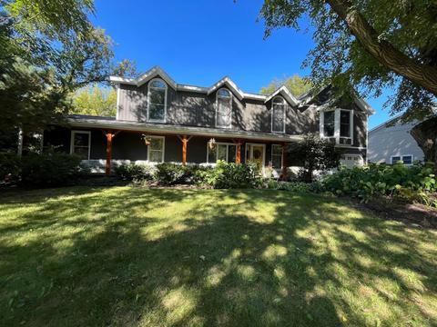 923 Parkside Rd, Naperville, IL 60540