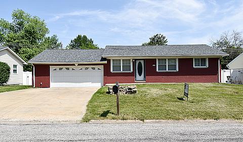 7717 N Humbert Rd, Godfrey, IL 62035