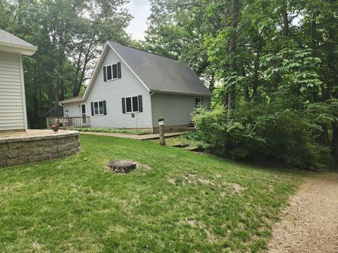 38 Lake Shore Dr, Putnam, IL 61560