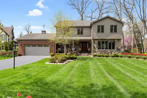 605 Lakewood Ct, Oak Brook, IL 60523