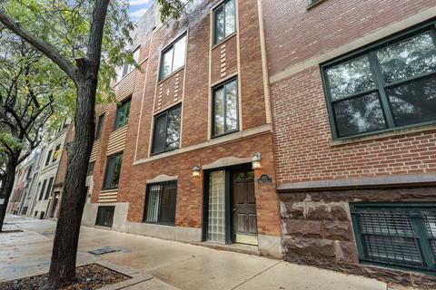 855 N La Salle Dr #1, Chicago, IL 60610