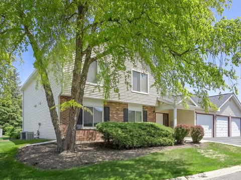 7030 Rhodes Ct #5-101, Woodridge, IL 60517