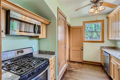 315 Wheelock St, Elgin, IL 60123 photo 9